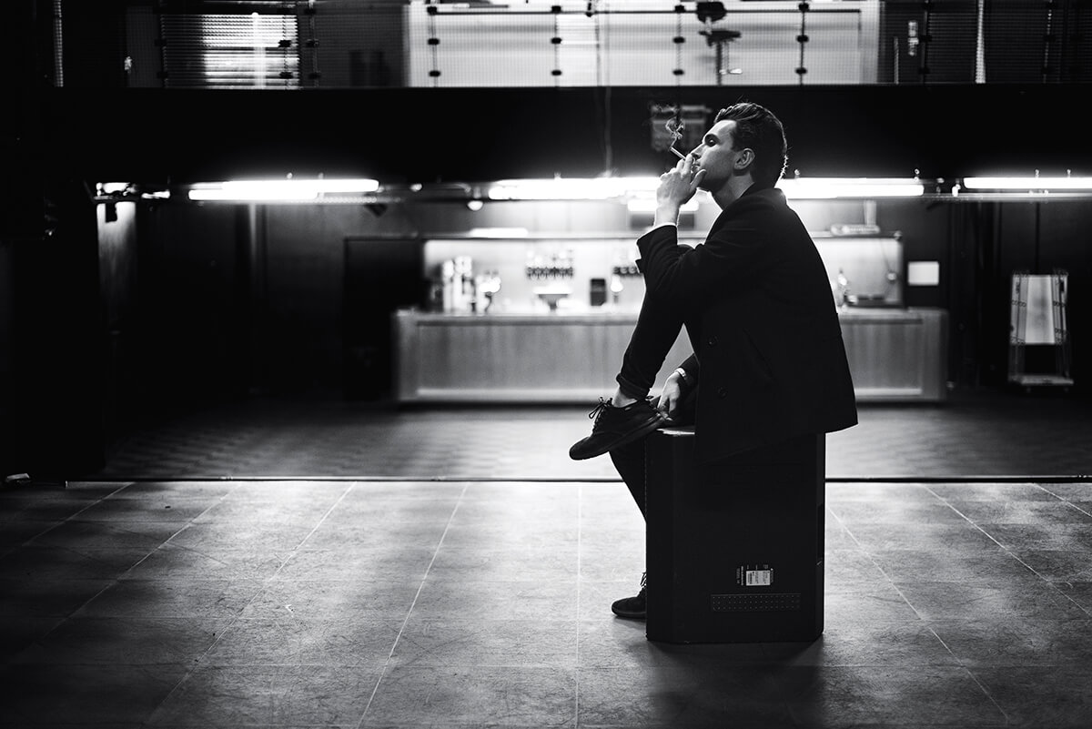 Duncan Laurence concert backstage foto poppodium 013 Tilburg zwart wit 